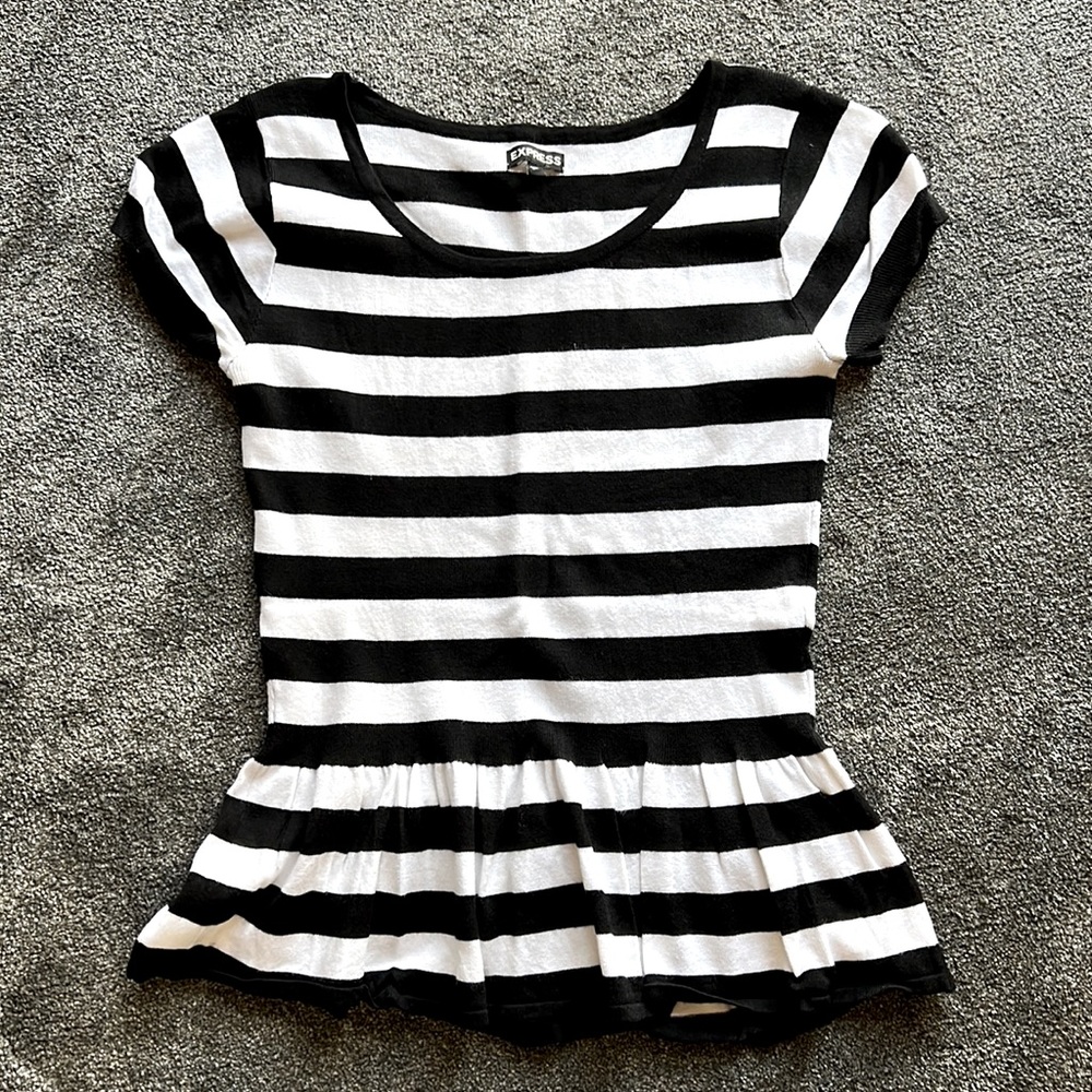 Women’s Express Peplum Top - M